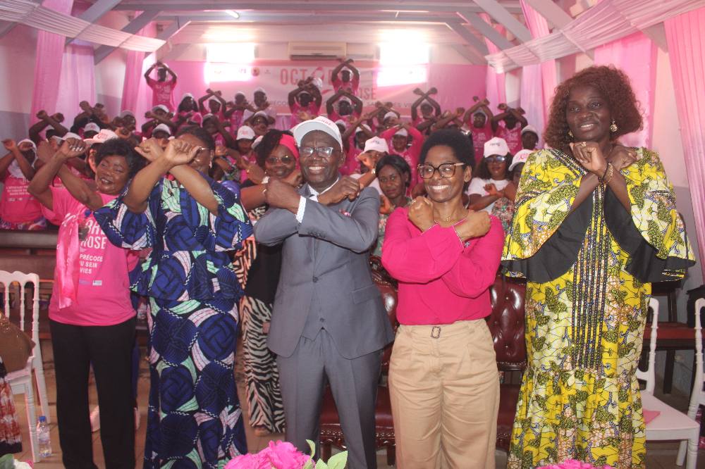 Mois d&rsquo;Octobre Rose 2025 ‎La Première Dame Tina Marguerite TOUADERA met la clé sous le paillasson.